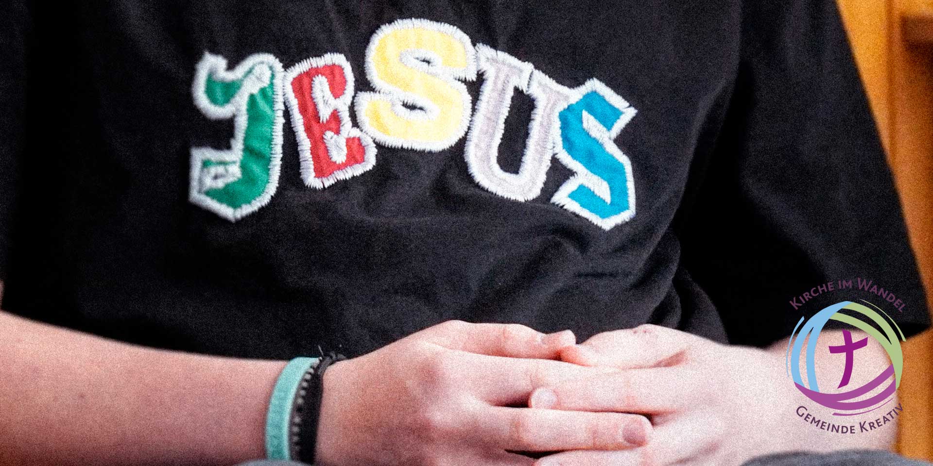 Der Verein OVERFLOW e.V. schafft die organisatorische und finanzielle Grundlage, damit die Arbeit mit jungen Menschen nachhaltig wachsen und langfristig bestehen kann.
