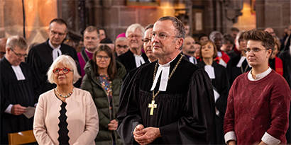 v.l.: Synodalpräsidentin Annekathrin Preidel, Landesbischof Christian Kopp und Anna Nicole Heinrich, Präses der EKD